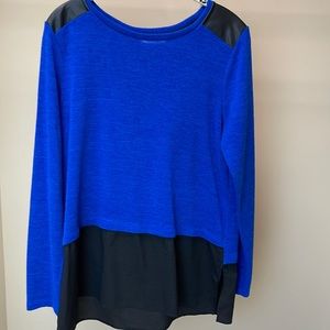 EUC sweater with shoulder and bottom detail